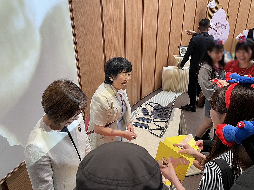 万博の中国館の催しに参加させていただきました